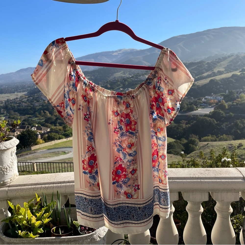 Floral Summer Top 🍒